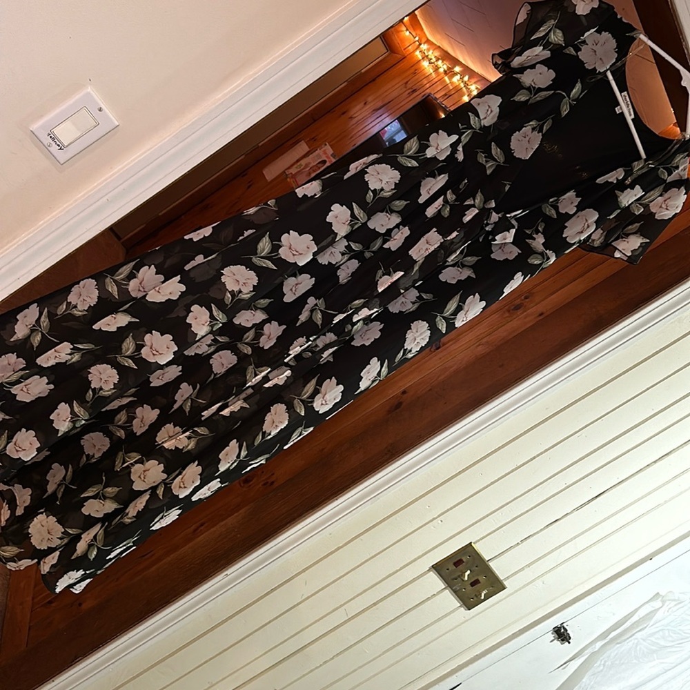 Super cuter flowy dress
